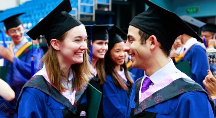 সিংহুয়া বিশ্ববিদ্যালয়ে ফুল-ফান্ডেড স্কলারশিপ